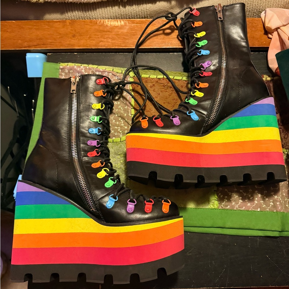 Club Exx CAN'T CONTAIN MYSELF RAINBOW PLATFORM BOOTS Size 10